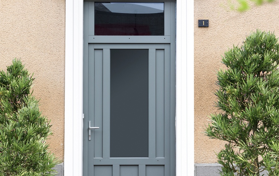 Notre gamme de porte d'entr&eacute;e en BOIS CLASSIQUE et CREATIVE CONTEMPORAINE &agrave; APT