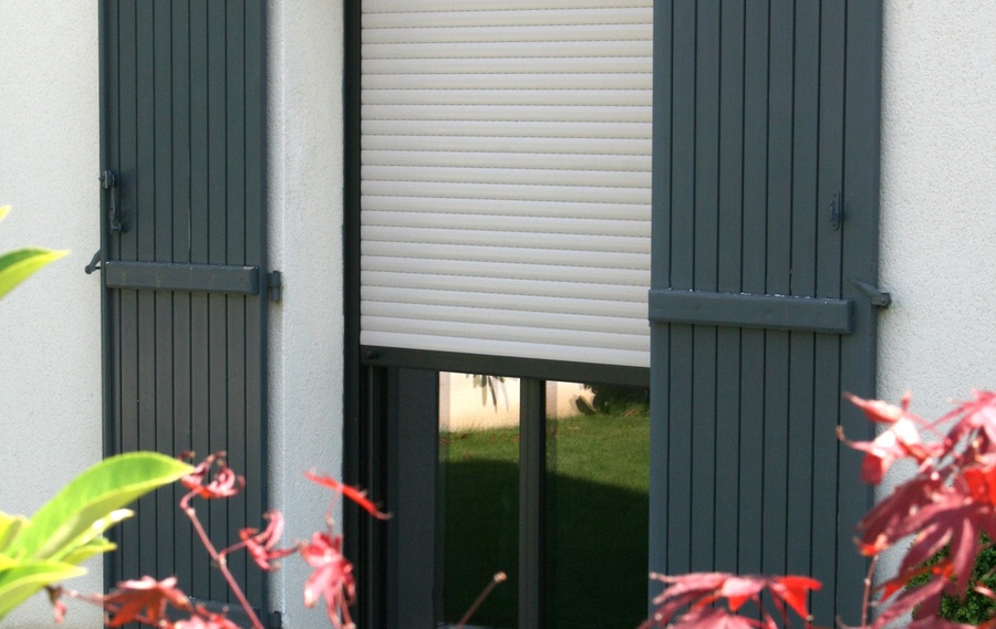 Volets battants roulants et occultants &agrave;&nbsp;APT